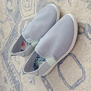 New Olu Kai Hale'iwa grey slip on mesh sneaker shoes sz 10